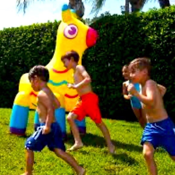 SunSmart 6’ Tall Llama Pinata Party MEGA Spray Sprinkler - Picture 1 of 9